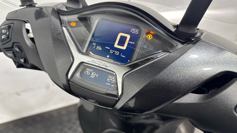 (23MY) Honda SH125i with Top Box